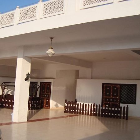 Hotel Dawat Palace อัครา ภายนอก รูปภาพ