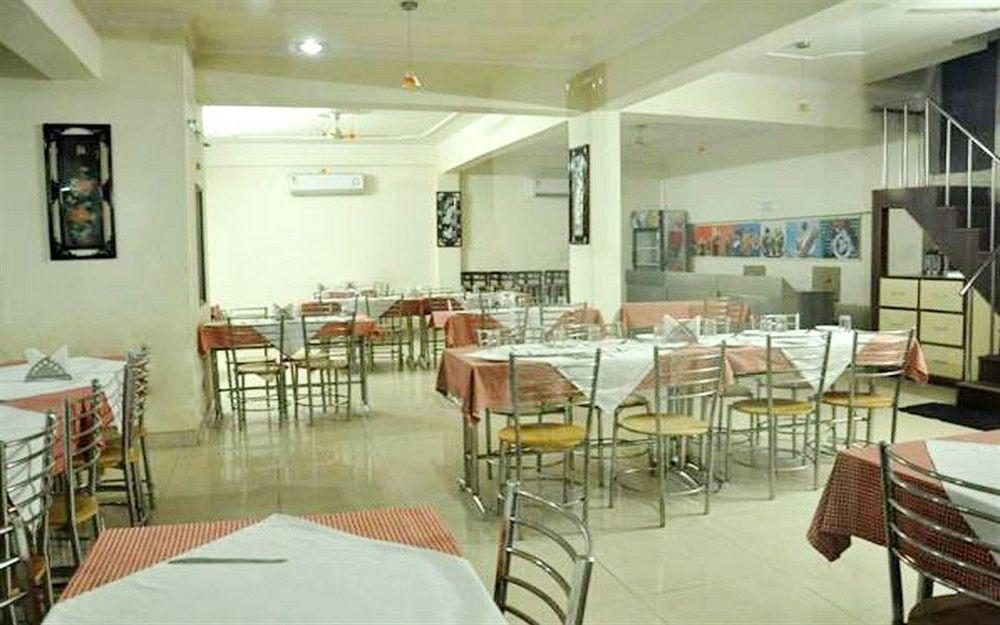 Hotel Dawat Palace อัครา ภายนอก รูปภาพ